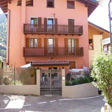 شقة Casa Tonia Tiarno di Sopra المظهر الخارجي الصورة